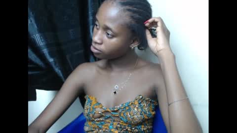 Snapshot of creamyxmuffin chatting on March 2025 04:54:02 AM creamyxmuffin online show from March 2025 04:54:02 AM