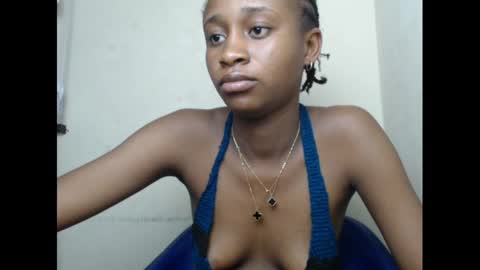 Snapshot of creamyxmuffin chatting on March 2025 11:37:02 PM creamyxmuffin online show from March 2025 11:37:02 PM