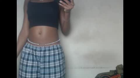 Snapshot of creamyxmuffin chatting on September 2025 10:43:02 PM creamyxmuffin online show from September 2025 10:43:02 PM