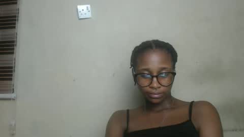 Snapshot of creamyxmuffin chatting on September 2025 08:57:01 PM creamyxmuffin online show from September 2025 08:57:01 PM