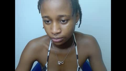 Snapshot of creamyxmuffin chatting on October 2025 09:28:02 AM creamyxmuffin online show from October 2025 09:28:02 AM