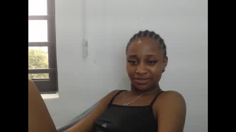 Snapshot of creamyxmuffin chatting on October 2025 01:54:01 PM creamyxmuffin online show from October 2025 01:54:01 PM