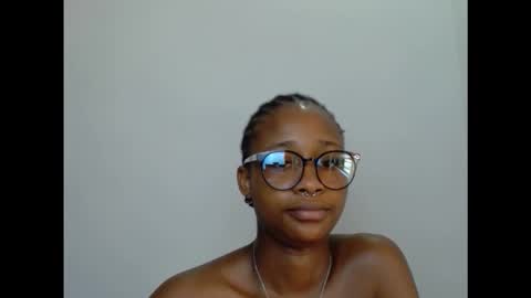 Snapshot of creamyxmuffin chatting on October 2025 09:31:01 AM creamyxmuffin online show from October 2025 09:31:01 AM