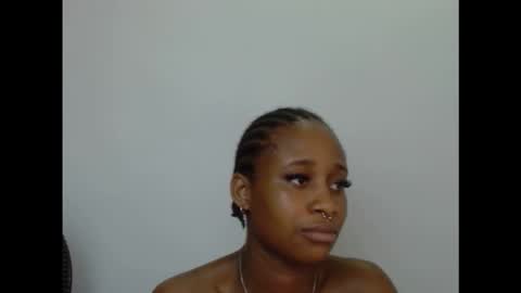 Snapshot of creamyxmuffin chatting on October 2025 09:34:02 AM creamyxmuffin online show from October 2025 09:34:02 AM