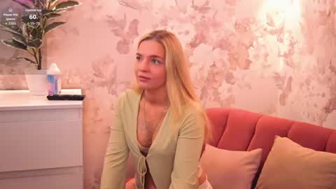 Snapshot of creamyyssweet chatting on June 2026 05:53:02 AM creamyyssweet online show from June 2026 05:53:02 AM