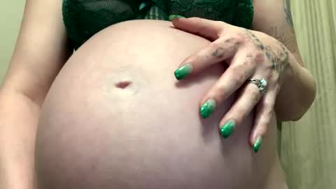 Breed me daddy  online show from February 2026 06:26:01 PM