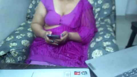 Snapshot of crezybhabihot chatting on January 2025 11:02:01 PM Sonika69 online show from January 2025 11:02:01 PM