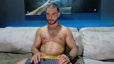 CRHISTIAN online show from October 2025 04:02:02 AM