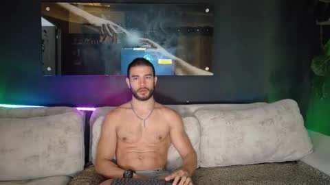 CRHISTIAN online show from April 2026 03:28:01 PM