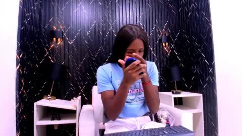 CriisBrown  online show from January 2026 11:01:02 AM