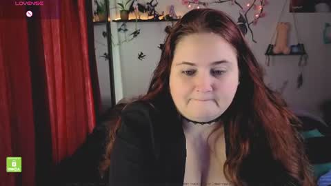 Snapshot of crim0nrose chatting on June 2026 06:14:01 AM Crimson Rose online show from June 2026 06:14:01 AM