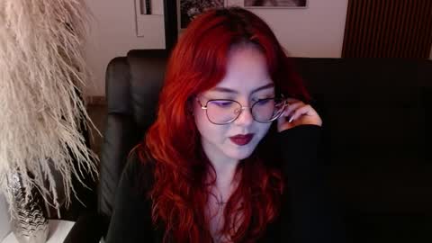 Snapshot of crimson_tati chatting on December 2024 07:32:01 AM Tatiana online show from December 2024 07:32:01 AM