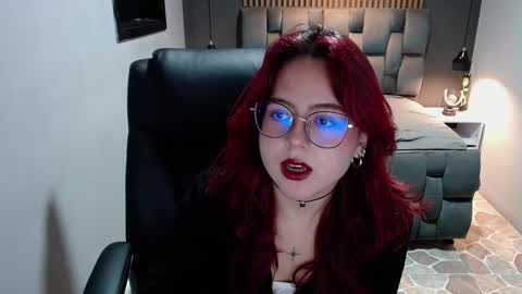 Snapshot of crimson_tati chatting on December 2024 06:14:02 AM Tatiana online show from December 2024 06:14:02 AM