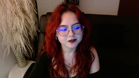 Snapshot of crimson_tati chatting on December 2024 08:56:01 AM Tatiana online show from December 2024 08:56:01 AM
