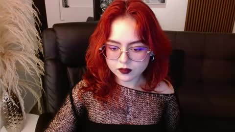 Snapshot of crimson_tati chatting on January 2025 06:17:01 AM Tatiana online show from January 2025 06:17:01 AM