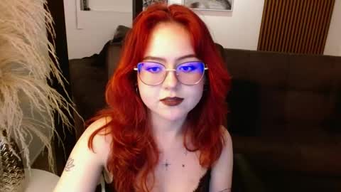 Snapshot of crimson_tati chatting on January 2025 10:28:02 AM Tatiana online show from January 2025 10:28:02 AM