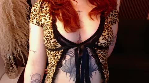 Snapshot of crimson_tati chatting on January 2025 07:28:01 AM Tatiana online show from January 2025 07:28:01 AM