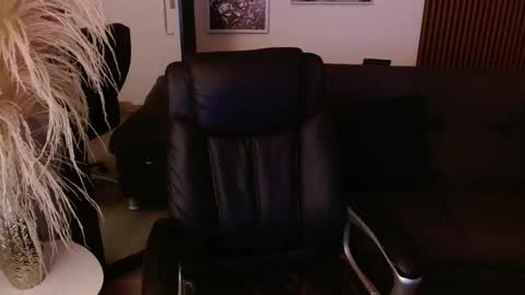 Snapshot of crimson_tati chatting on February 2025 04:10:01 AM Tatiana online show from February 2025 04:10:01 AM