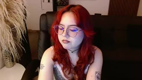 Snapshot of crimson_tati chatting on February 2025 05:08:01 AM Tatiana online show from February 2025 05:08:01 AM