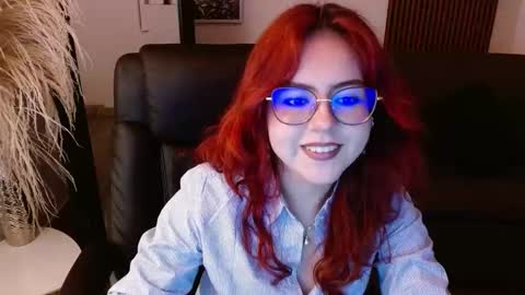 Snapshot of crimson_tati chatting on February 2025 04:33:02 AM Tatiana online show from February 2025 04:33:02 AM
