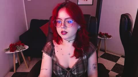 Snapshot of crimson_tati chatting on February 2025 11:23:02 PM Tatiana online show from February 2025 11:23:02 PM