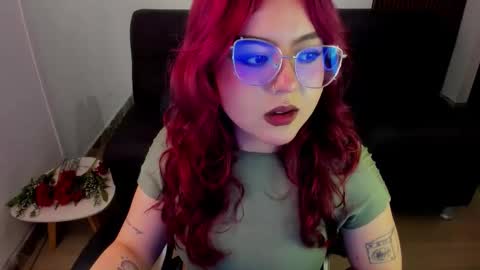 Snapshot of crimson_tati chatting on September 2025 06:35:01 AM Tatiana online show from September 2025 06:35:01 AM