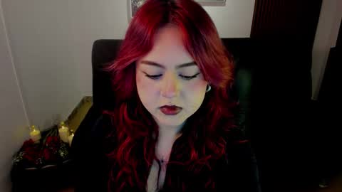 Snapshot of crimson_tati chatting on October 2025 04:12:01 AM Tatiana online show from October 2025 04:12:01 AM