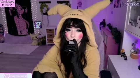 Crimson Kitten online show from June 2026 12:24:01 AM