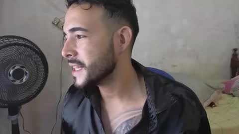 Snapshot of cris_simons chatting on December 2024 04:29:02 PM cris_simons online show from December 2024 04:29:02 PM