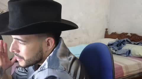 Snapshot of cris_simons chatting on December 2024 01:58:01 AM cris_simons online show from December 2024 01:58:01 AM