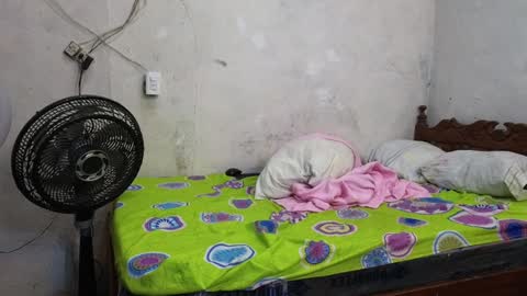 Snapshot of cris_simons chatting on December 2024 04:09:02 AM cris_simons online show from December 2024 04:09:02 AM