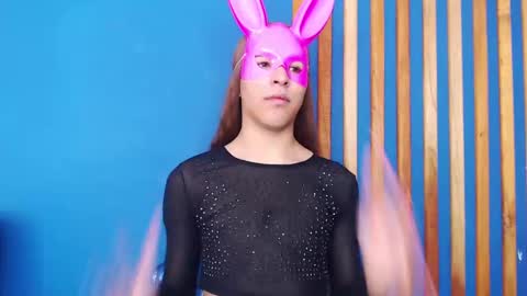 Cris Evanz online show from February 2025 03:12:02 PM