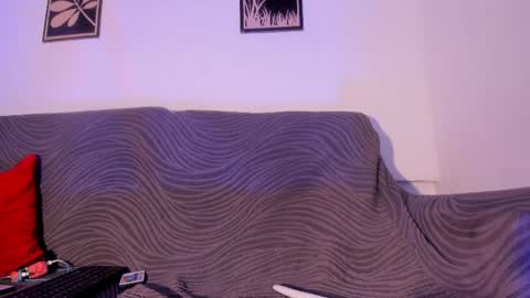 criss_zuri online show from April 2026 01:41:01 PM