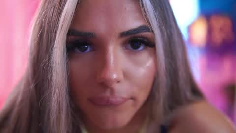 Crissy online show from April 2026 09:04:01 AM