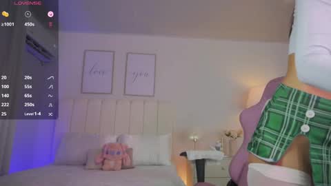 Cristal  online show from April 2026 12:06:01 AM