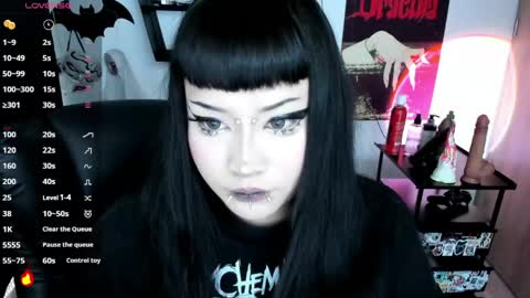 Snapshot of cristal_kosh chatting on May 2026 09:11:02 PM Cris online show from May 2026 09:11:02 PM