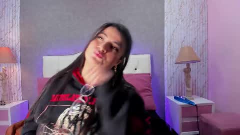 cristal_nox22 online show from November 2025 06:28:02 PM