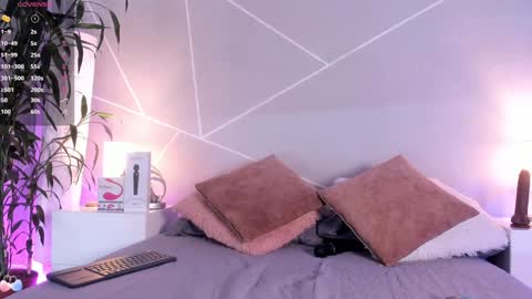 Snapshot of cristal_princess_ chatting on December 2024 07:10:01 AM Cristal online show from December 2024 07:10:01 AM