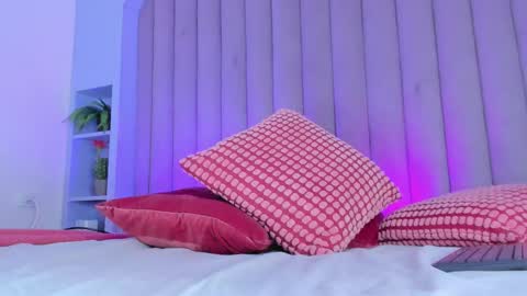 Nicole  Connection time 220pm-910pmCol online show from February 2026 08:24:02 PM