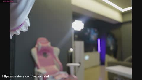 Laura online show from November 2025 11:29:01 PM