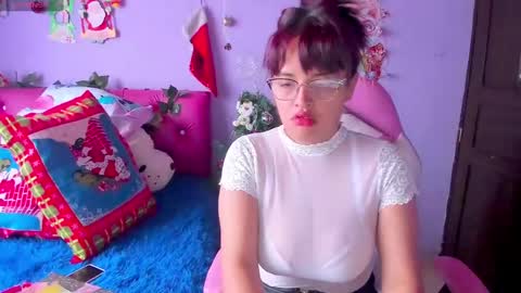Snapshot of cristaln07 chatting on January 2025 12:19:01 PM Natis online show from January 2025 12:19:01 PM