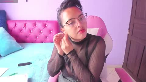Snapshot of cristaln07 chatting on January 2025 12:13:01 PM Natis online show from January 2025 12:13:01 PM