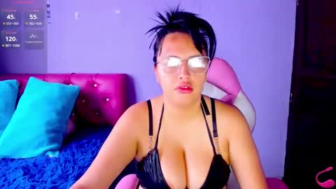 Snapshot of cristaln07 chatting on September 2025 12:05:02 PM Natis online show from September 2025 12:05:02 PM