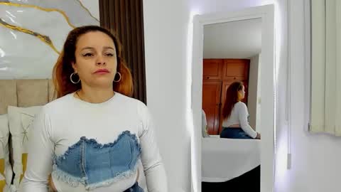 cristal walker online show from February 2026 10:31:02 AM