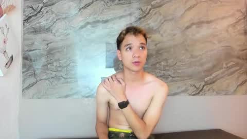 Snapshot of cristhian_cody chatting on October 2025 01:43:02 PM Cristhian online show from October 2025 01:43:02 PM