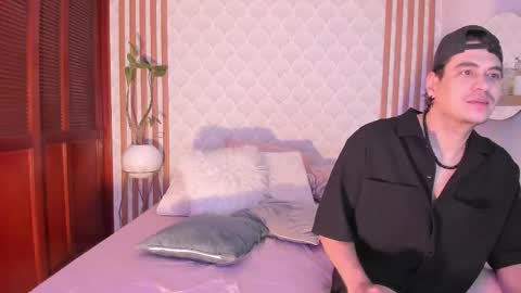 Cris  Pame online show from October 2025 09:37:01 AM