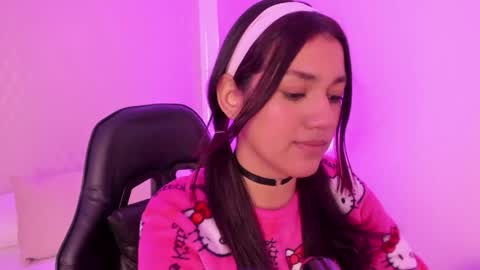 C R I S T I N online show from April 2026 08:13:02 PM