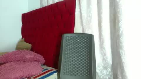 cristinamontiel74 online show from November 2025 02:52:02 PM