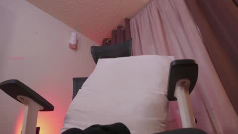 Criston online show from April 2026 10:29:01 PM