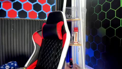 Cristopher  online show from May 2026 08:39:01 PM